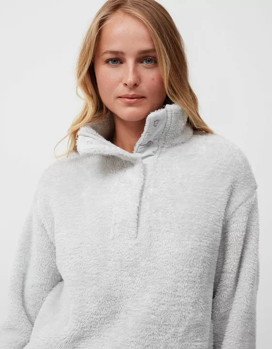 Product image of Fur SWEATSHIRTS , price: Rs. 350, ID: fur-sweatshirts-53172b8b