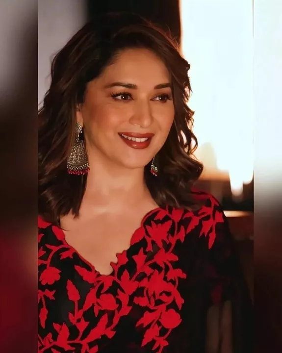 Madhuri  Black  uploaded by Bemofy  on 11/9/2022