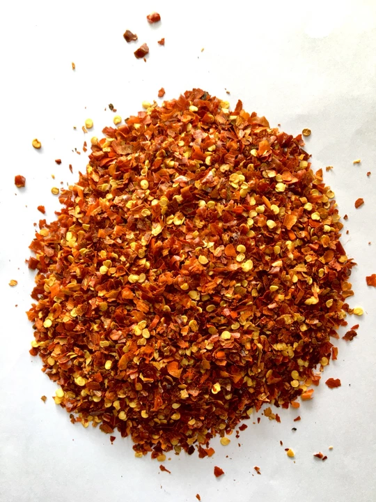 Red chilli flakes  uploaded by Seasoning food product and all type of jaggery  on 11/10/2022