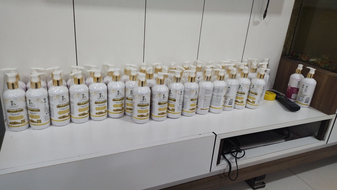 24K Gold shampoo 🌏🌱 uploaded by Luxumbezz  on 11/11/2022
