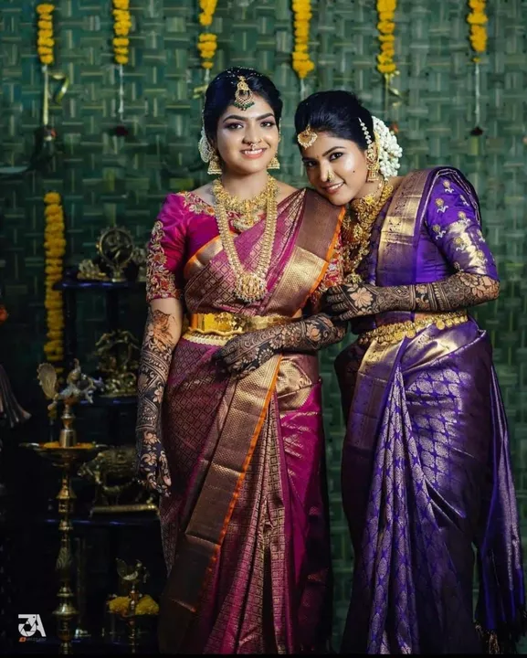 Post image 🔥 *Presenting  KD FASHION Enchanting Yet Breathable Organic Banarasi Sarees For Intimate And Big Fat Indian Weddings, That Are Light On Your Skin And Uplift Your Wedding Shenanigans.*🔥


🌹FABRIC : SOFT LICHI SILK CLOTH🌹
🌲DESIGN : BEAUTIFUL RICH PALLU AND JACQUARD WORK ON ALL OVER THE SAREE.🌲
👉🏼BLOUSE - EXCLUSIVE BEAUTIFUL JECARD BORDER BLOUSE.

 Ready STOCK 👈 
100% PREMIUM QUALITY 👌