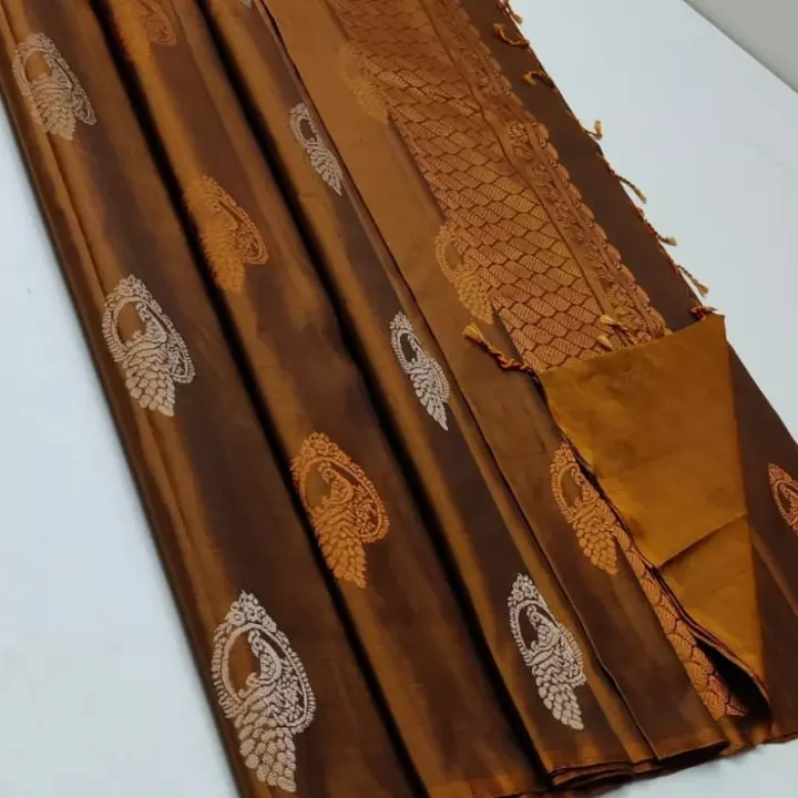 Handle double warp soft silk Saree for sale uploaded by Ruthran silks on 11/15/2022