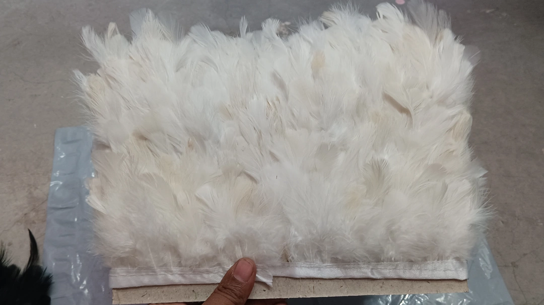 Product image of White feather lace, ID: white-feather-lace-def85dd9