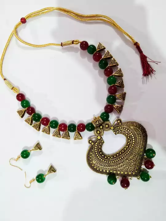 Post image Mujhe Artificial jewellery  ke 1-10 pieces ₹₹100 mein chahiye. Agar aapke pass ye available hai, toh kripya mujhe daam bhejiye.