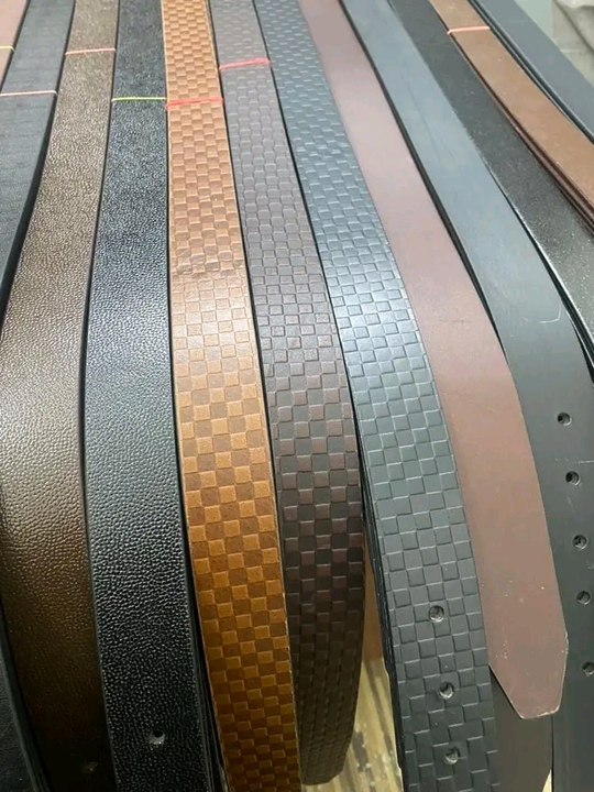 Post image 100% geniune leather buff belts ..

Thiknes 3.2 to 3.4 mm 

Good finishing with  imported buckles

Anyone interested please contact on whatsapp 91 8808852527