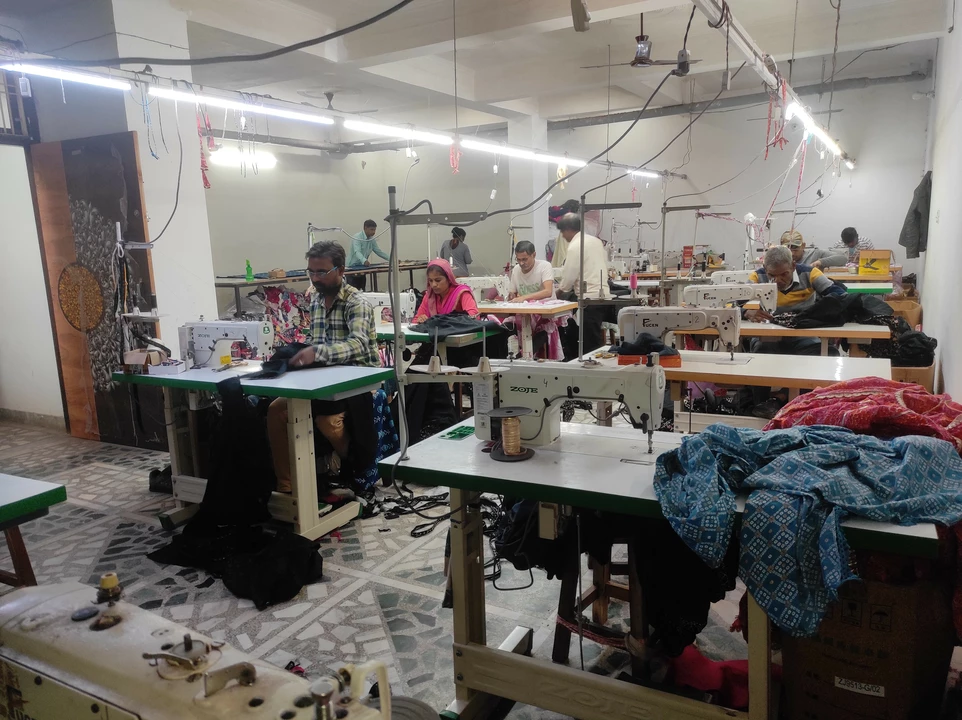 Factory Store Images of Pari fashion