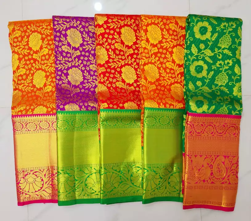 Gift sarees collections full soft quality uploaded by business on 11/19/2022