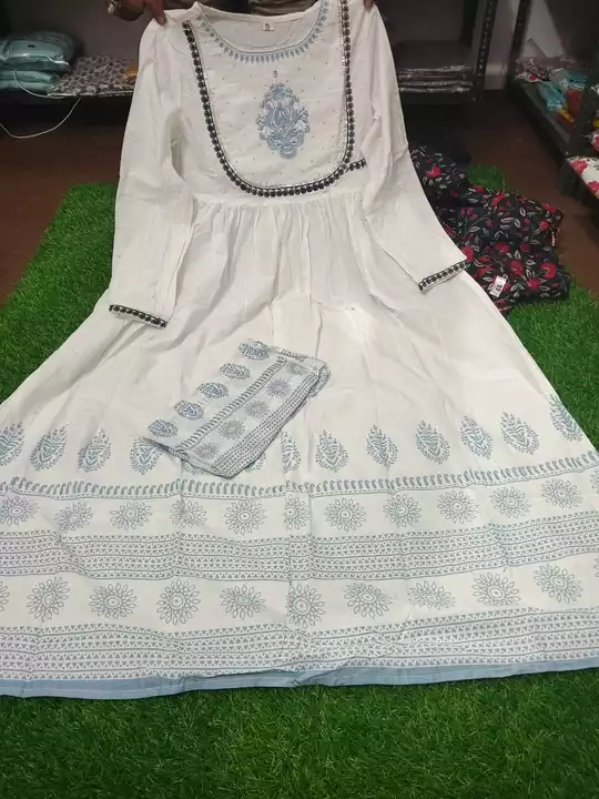 Post image I want 11-50 pieces of Kurti at a total order value of 25000. Please send me price if you have this available.