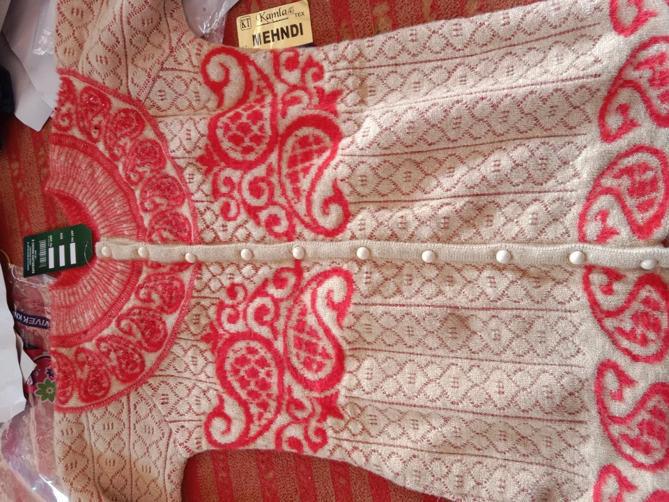 Product uploaded by Preeti Redemed and saree sentar kharai on 11/22/2022