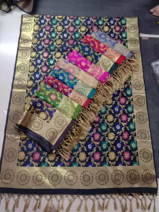 Product image of Banarasi haindloom pure katan silk duptta, price: Rs. 950, ID: banarasi-haindloom-pure-katan-silk-duptta-dc59c817