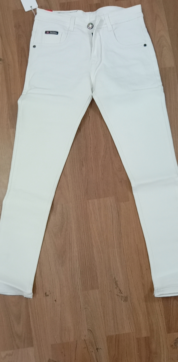 White jeans full stretchable uploaded by business on 11/24/2022