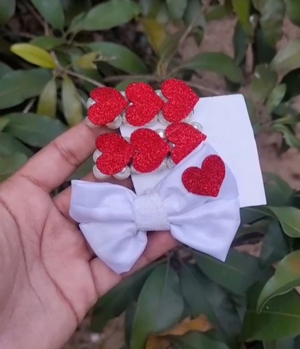 Pack of 3 bow sets in red hearts  uploaded by business on 11/24/2022