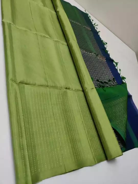 Handloom made soft silk saree for salw uploaded by Ruthran silks on 11/25/2022