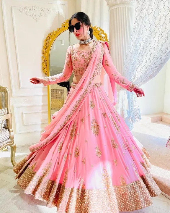 Post image I want 1-10 pieces of Lehenga at a total order value of 25000. Please send me price if you have this available.