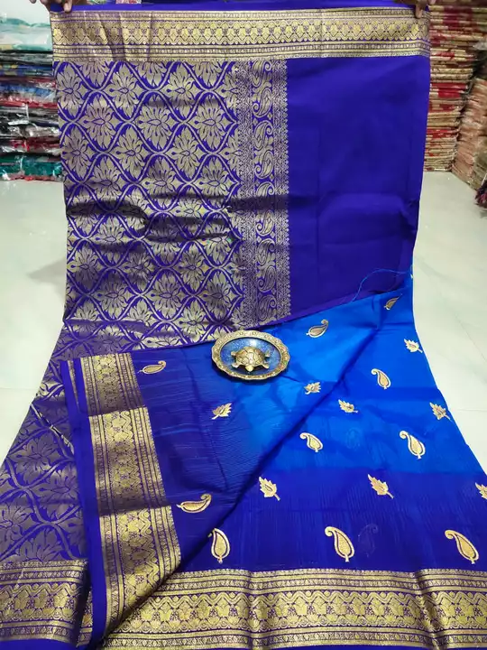 Post image Ikkat weaving kanjivaram silk saree with blouse pieceReady to dispatchNo cod.Price 👉 1799WhatsApp no 9735760644