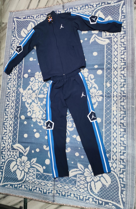 Tracksuit  uploaded by business on 11/27/2022