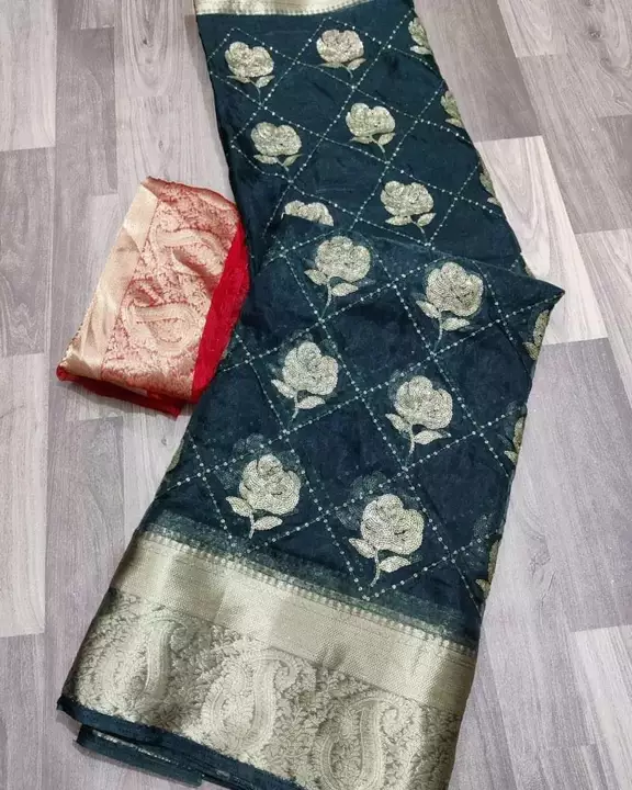 Saree uploaded by DRS Trending Collection  on 11/27/2022