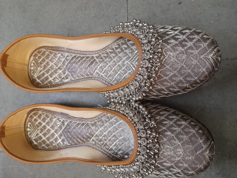 Payal Zari beli uploaded by Golden nagra footwear  on 11/27/2022