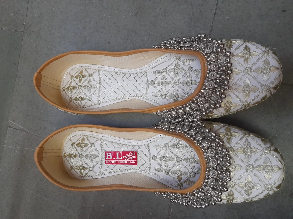 Payal Zari beli uploaded by Golden nagra footwear  on 11/27/2022
