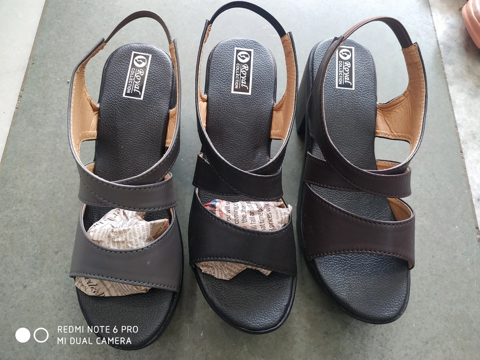 Product uploaded by Karan footwear on 11/30/2022