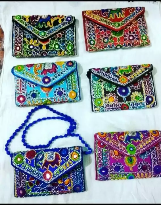 Ladies purse  uploaded by Jaipur arts and crafts on 11/30/2022