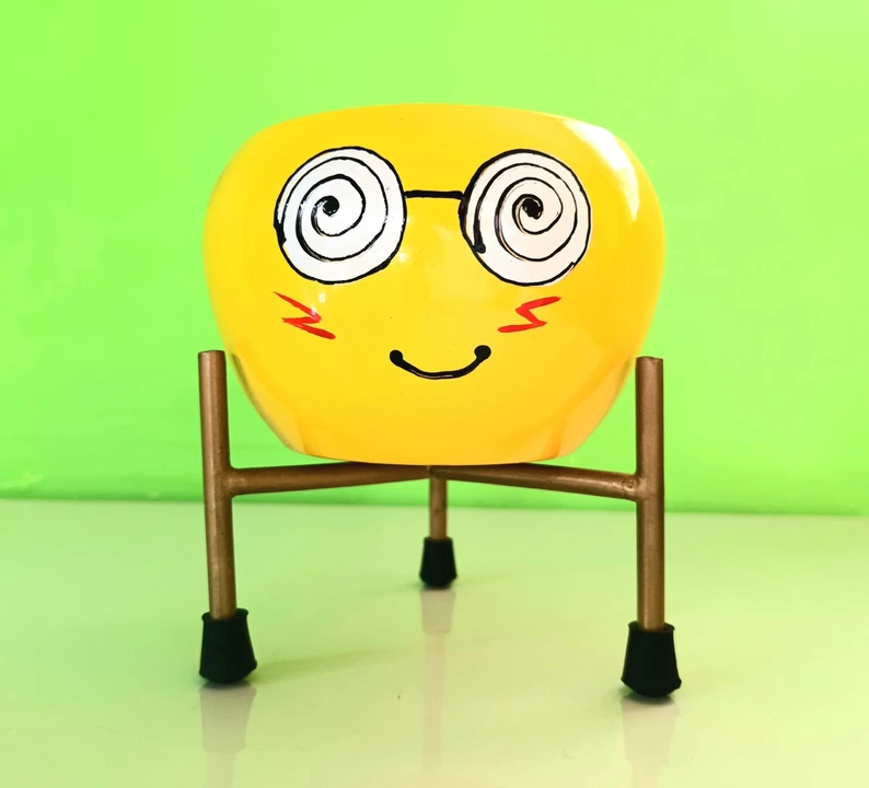 Smiley Emoji Indoor Plant Pot 4" Dia uploaded by Metal Design Inc on 11/30/2022