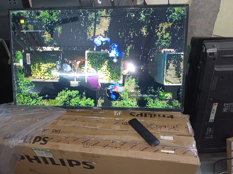 Smart Android LED tv 43inch Philips  uploaded by Crescent on 12/1/2022