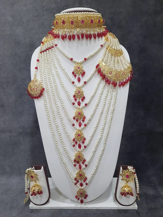  Hyderabadi Nizami Flower Satlada Bridal Set.

 uploaded by Beauty ,clothes ,jewelry on 12/2/2022