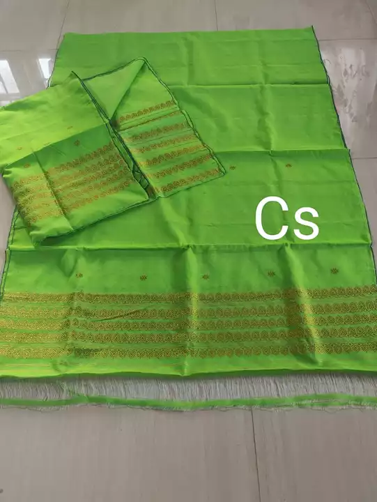 Post image I want 1-10 pieces of Mekhela sador  at a total order value of 500. Please send me price if you have this available.