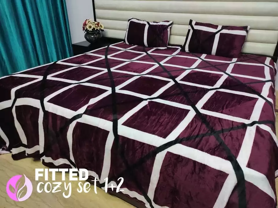 Fitted king-size  bedsheet  uploaded by Bedsheet wholeseller on 12/3/2022