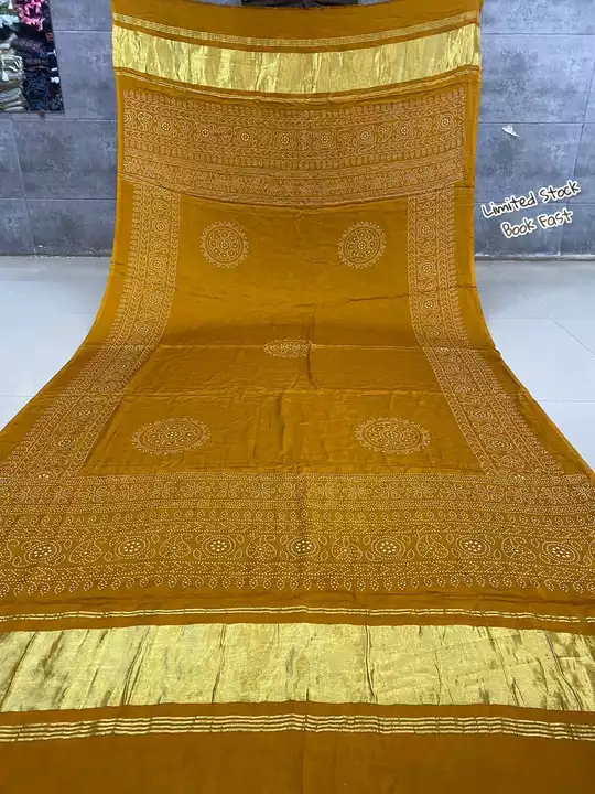 Post image *❤‍🔥Pure Ajrakh Handblock Print Dupatta in Original Gaji Quality*

*🎻Size :- 2.7 mtr (approx)*
*🎻Width :- 44*

*💞With Original Heavy Lagdi Pallu*

*💸RATE: 1400/-+🚢*

*📚 BOOK FAST⏩*

These are the original photos. Still because of different camera resolution shade may be little vary.
