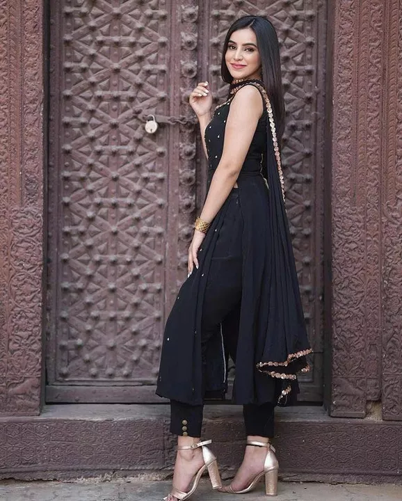 Post image I want 1-10 pieces of Kurti at a total order value of 500. I am looking for Beutyfull dress
Rs.1500. Please send me price if you have this available.
