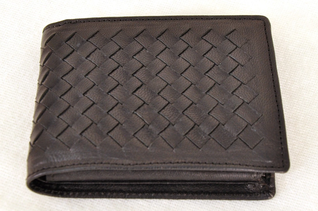 Men's leather woven wallet  uploaded by Classic leather craafts on 12/5/2022