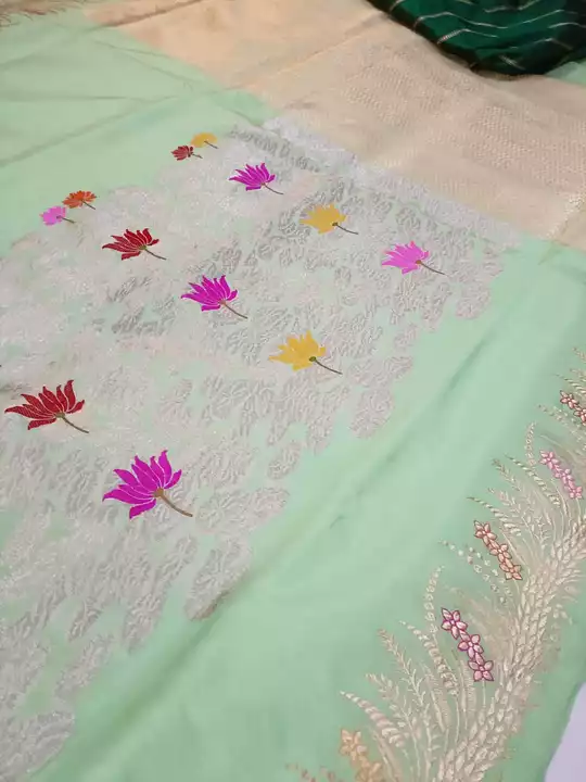 pure banrasi hanloom saree uploaded by business on 12/8/2022