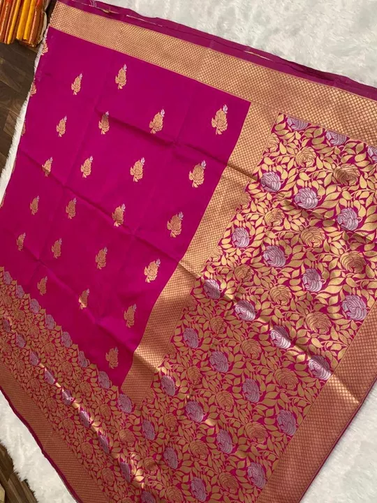 New Designer Jacquard Saree uploaded by CLOTHDEKHO on 12/9/2022