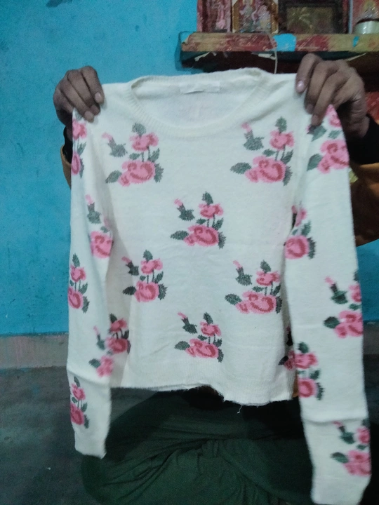 Swetar cordigan uploaded by Cloth 198 sarojini Nagar delhi on 12/12/2022