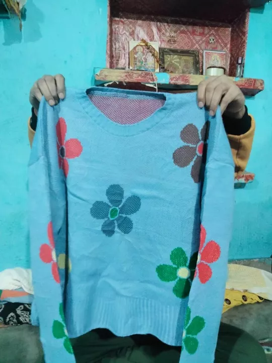 Post image I want 1-10 pieces of Swetar top cordigan dresh at a total order value of 5000. I am looking for Wool printed. Please send me price if you have this available.