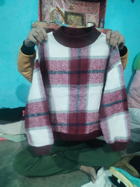 Cordigan and swetar uploaded by Cloth 198 sarojini Nagar delhi on 12/12/2022