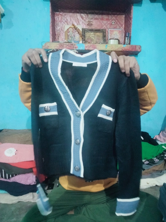 Swetar uploaded by Cloth 198 sarojini Nagar delhi on 12/12/2022