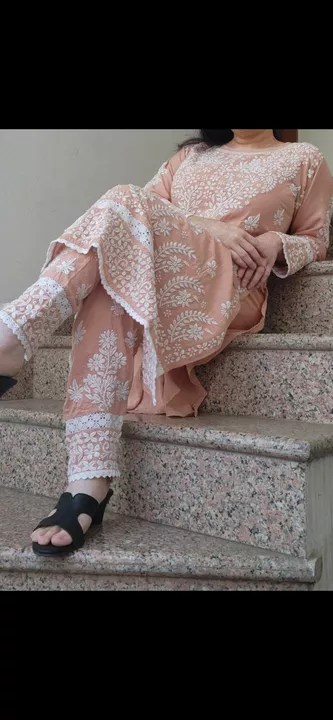 Lucknowi Chikankari Kurti with Pent uploaded by SIMFASTIQUE on 12/12/2022