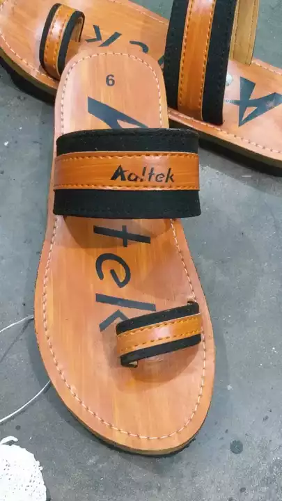 Post image मैं ₹1000 के ऑर्डर मूल्य के साथ Slippers, Sandals खरीदना चाहता हूं।