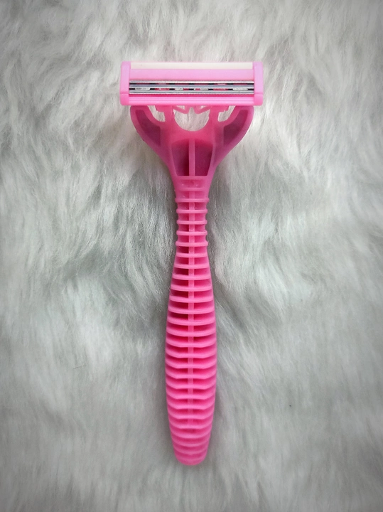 TWIN BLADE LADIES RAZOR  uploaded by MUKHERJEE AND SONS on 12/13/2022