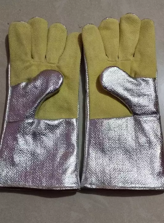 Product image of Aluminized Kevlar Gloves, price: Rs. 1350, ID: aluminized-kevlar-gloves-cfb1061c