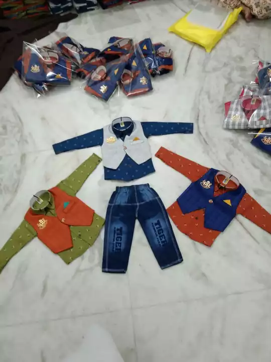 Post image I want 11-50 pieces of Boys set at a total order value of 10000. Please send me price if you have this available.