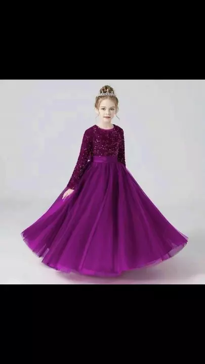 gown. Set. Vaine uploaded by business on 12/14/2022