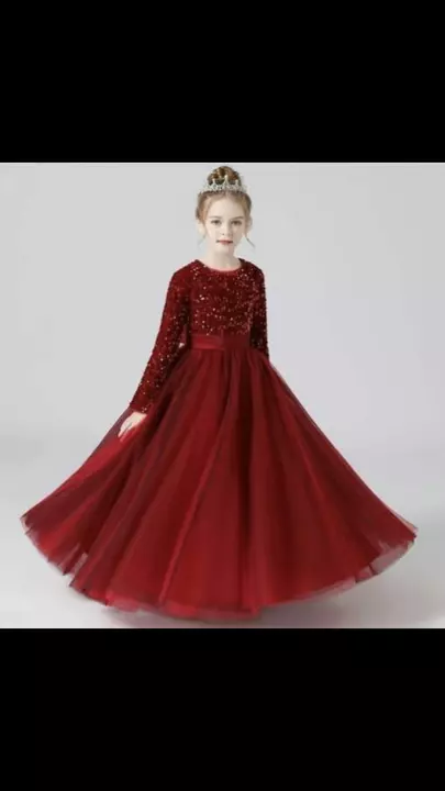 Gown. Set. Red uploaded by business on 12/14/2022