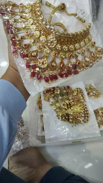 Bridal jewellery premium quality high price range  uploaded by business on 12/15/2022
