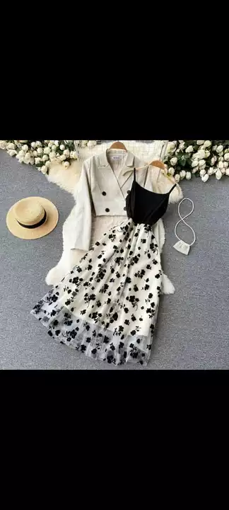 Post image Need this outfit in 2xl size if available plz ping *same model needed*