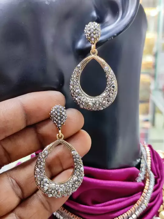 Imitation jewellery ear ring  uploaded by Shree khimaj mata jewellery  on 12/17/2022