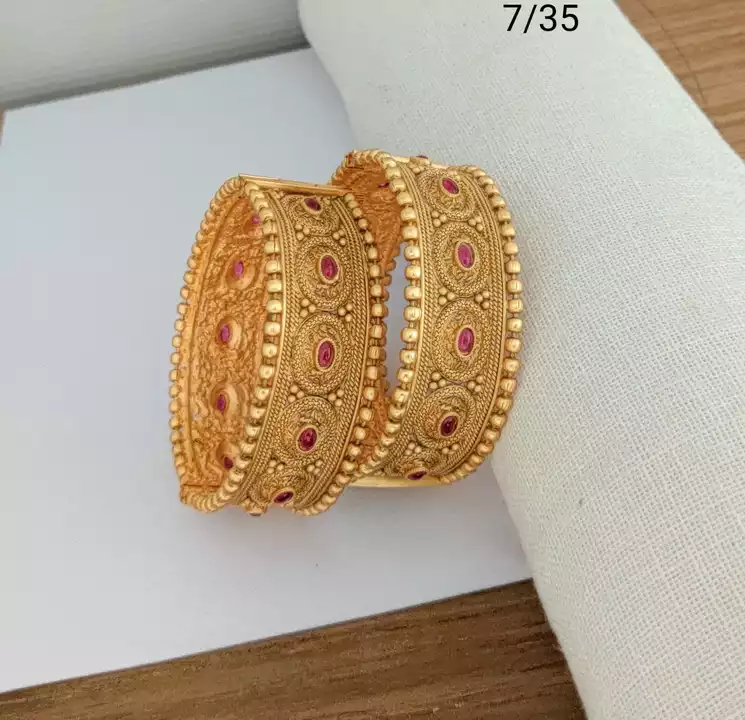 Post image Imitation jewellery manufacturing Bombay Best beautiful bangles hi gold polish micro polish copper 

https://chat.whatsapp.com/KEZdbPUhXg63q05eo7r2pF
